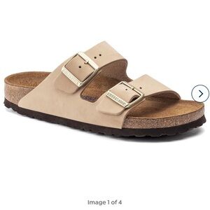 Like new Birkenstock Arizona tan sandals with buckles and soft footbed 39 Euro